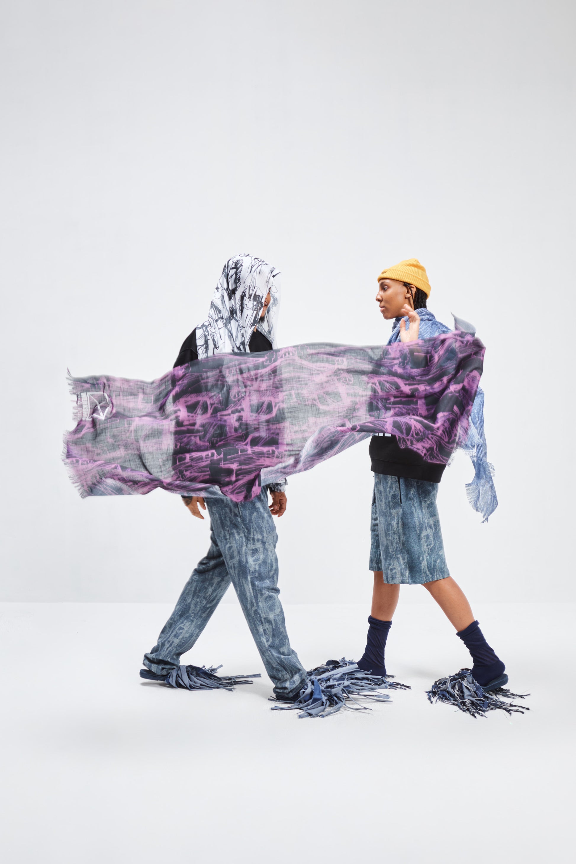 ALL PEOPLE OPTIC SCARF- BLACK/PINK